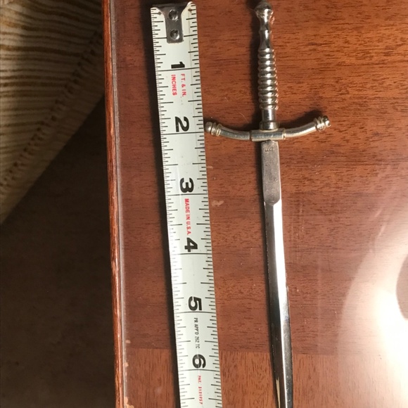 Sword of Excalibur Vintage letter opener in Clear paperweight - Picture 6 of 8